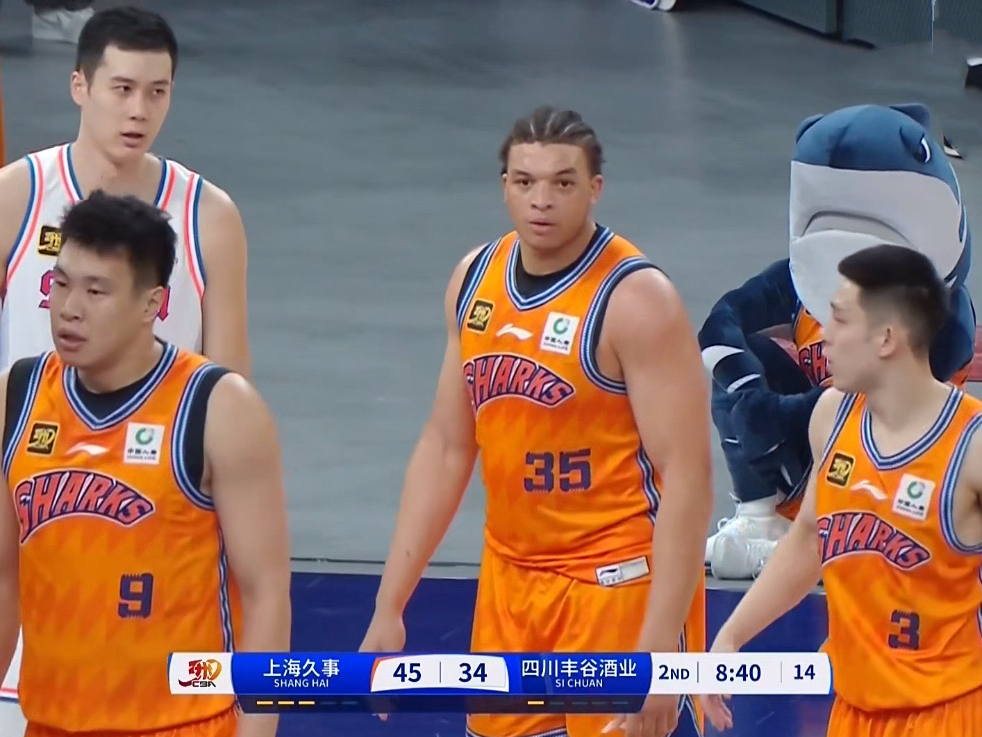 猛龙队外线火力全开，重创对手内线