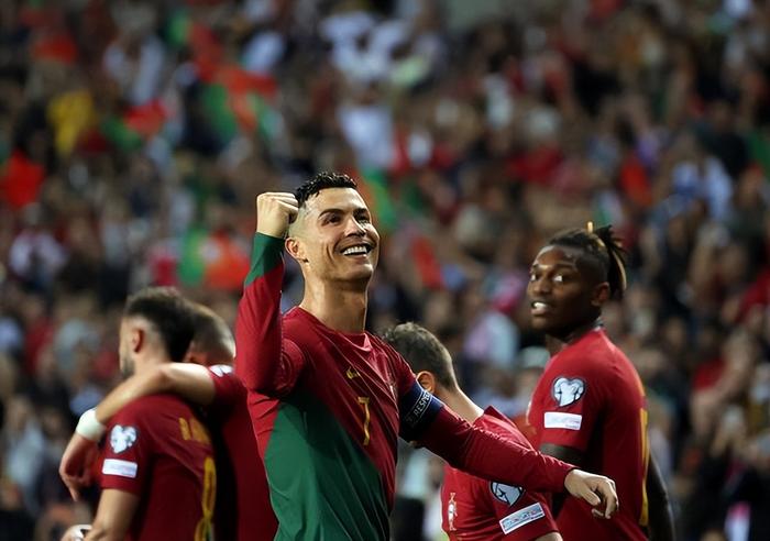 开云体育下载-包含斯洛伐克队客场逼和葡萄牙队，成功突围小组赛的词条