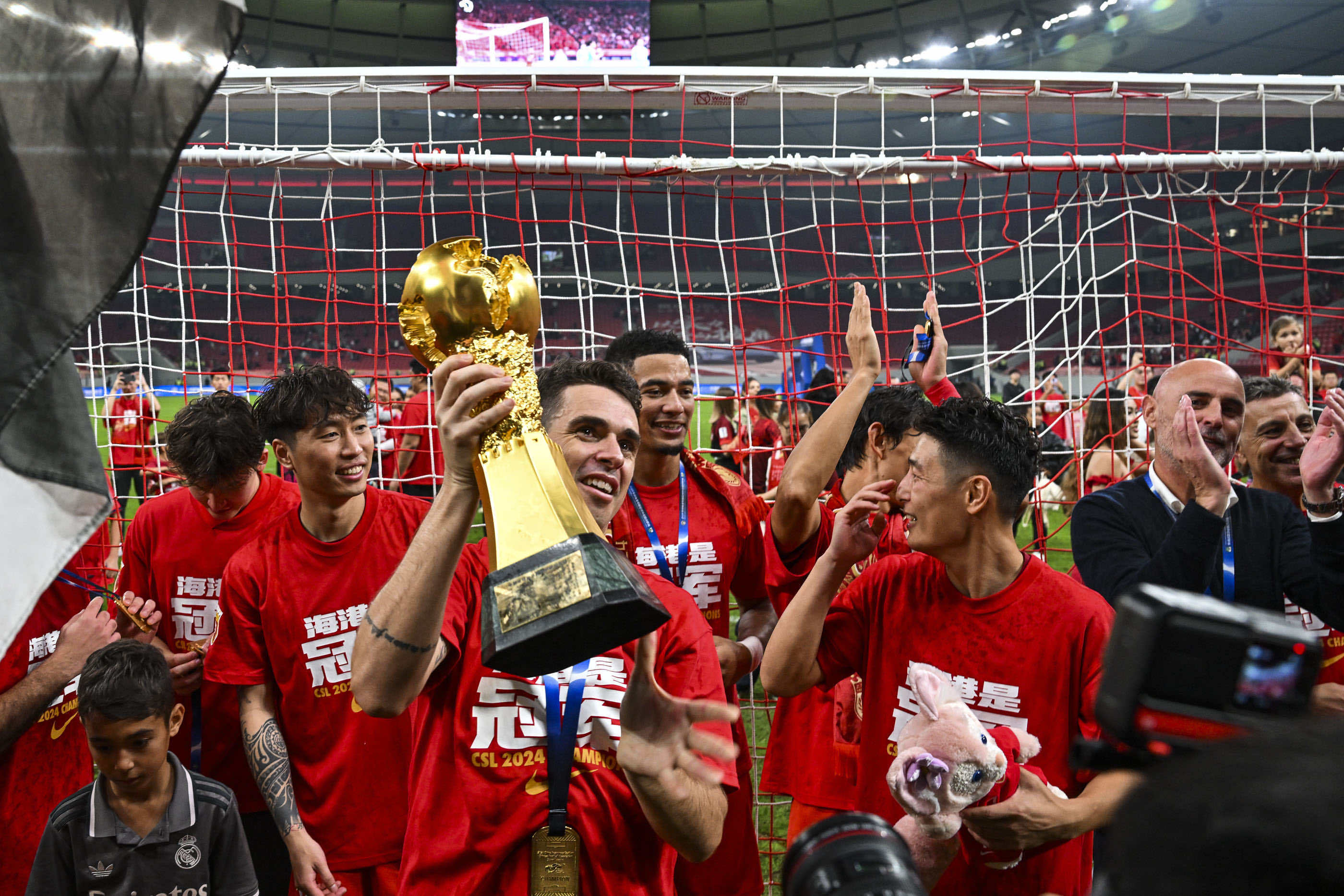 开云体育app-抢眼亮相！一支球队在国际比赛中展现强大实力的简单介绍