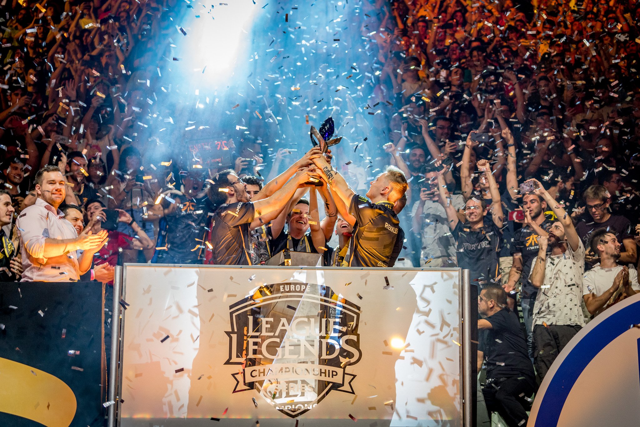 关于斯图加特队迎来胜利,全队士气大振的信息 关于斯图加特队迎来胜利,全队士气大振的信息