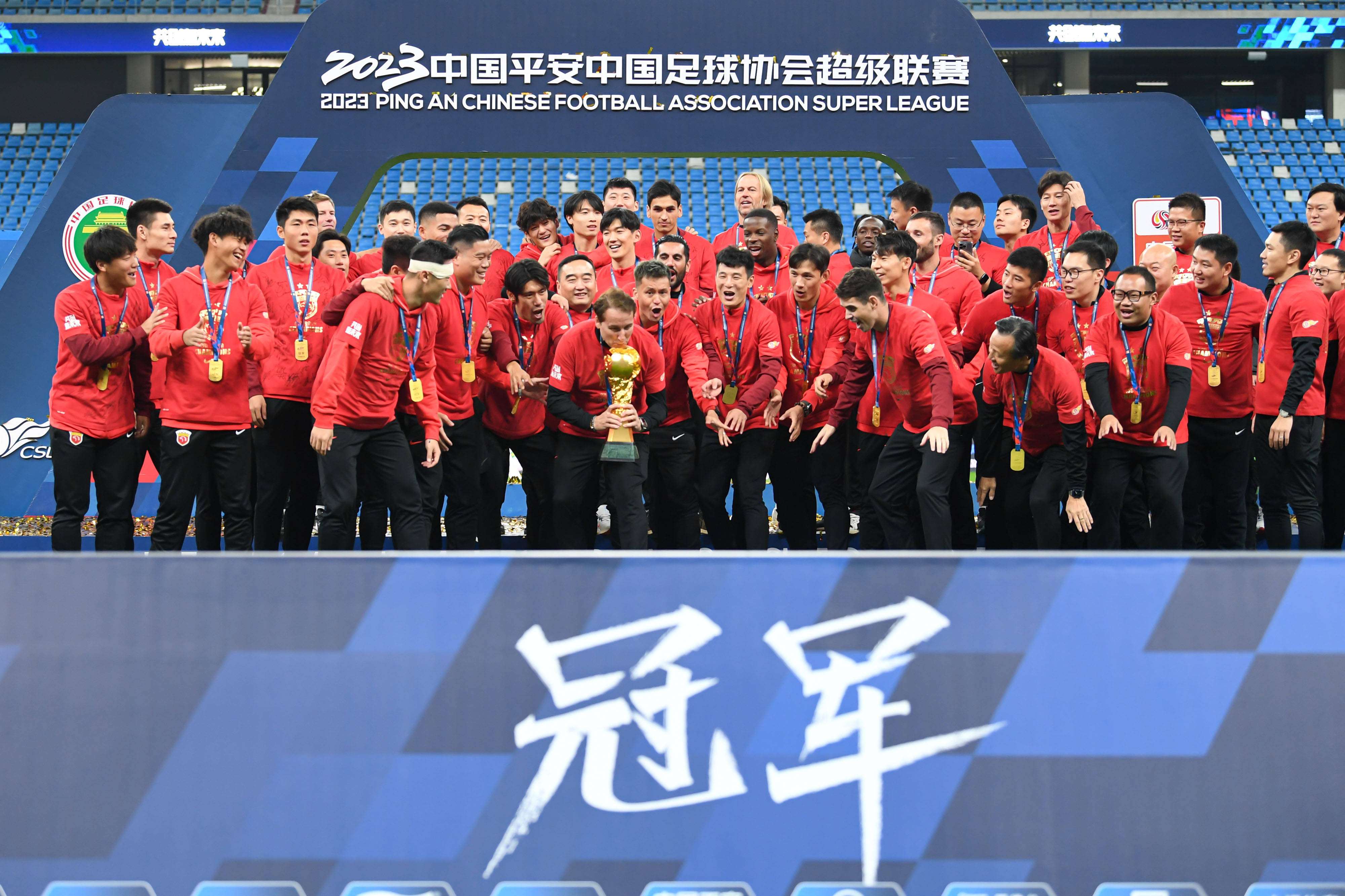 开云体育APP下载-包含上海上港阵容调整,取得连胜开局的词条