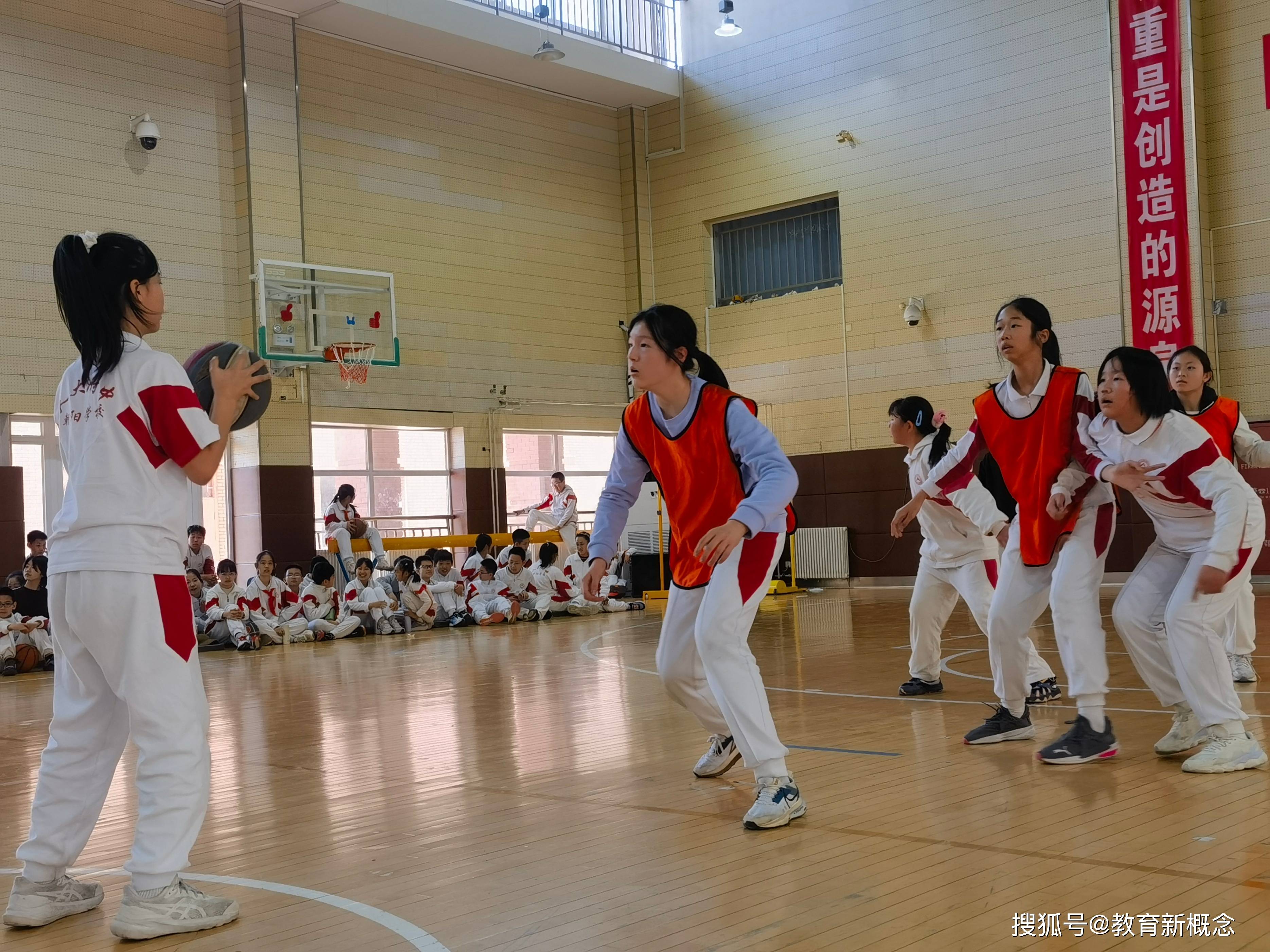 开云体育入口-体育篮球赛事为球迷们带来了充沛的激情和动力的简单介绍