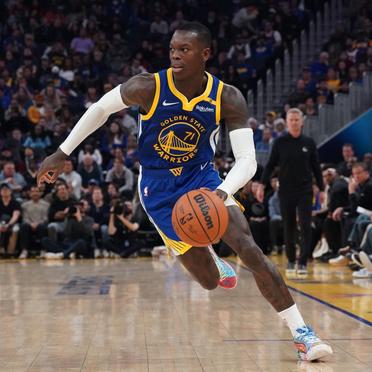 开云体育下载-精彩比赛中球员双双送点，比分胶着