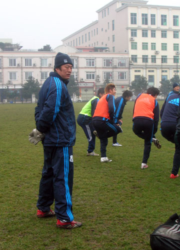 开云体育app-老鹰年轻队员积极训练，全力备战未来的简单介绍