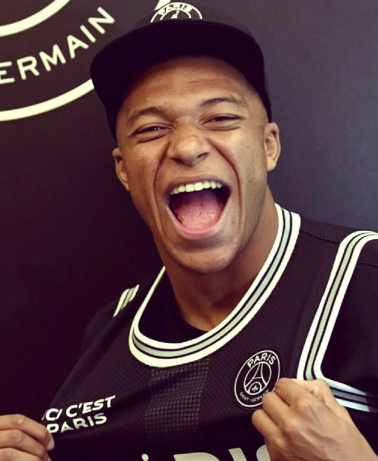 欧洲国家杯比赛中一位年轻球员的崭露头角 欧洲国家杯比赛中一位年轻球员的崭露头角