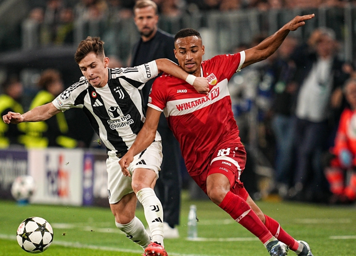 雷丁主场失利,提前退出欧冠赛场 雷丁主场失利,提前退出欧冠赛场