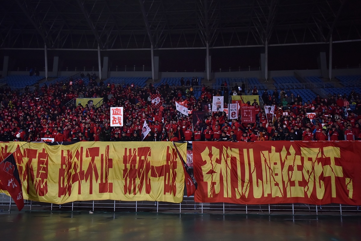 开云平台-河北队遇强手不渝，球员拼搏助胜