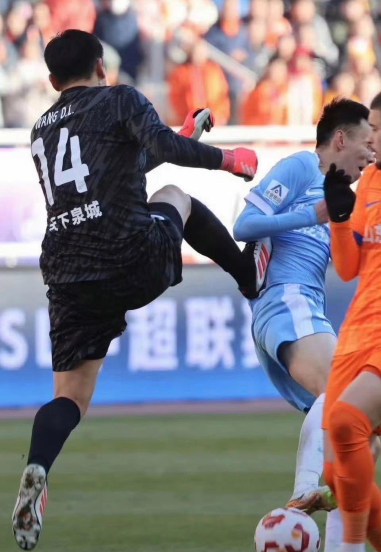 广州富力客场逆转胜上海申花,迎来开门红 广州富力客场逆转胜上海申花,迎来开门红