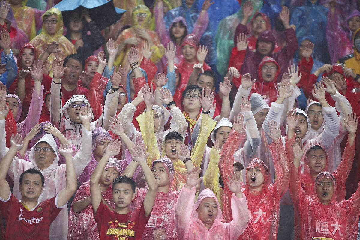 开云体育官网-关于运动员们在场上挥洒汗水，为观众带来精彩的表演的信息