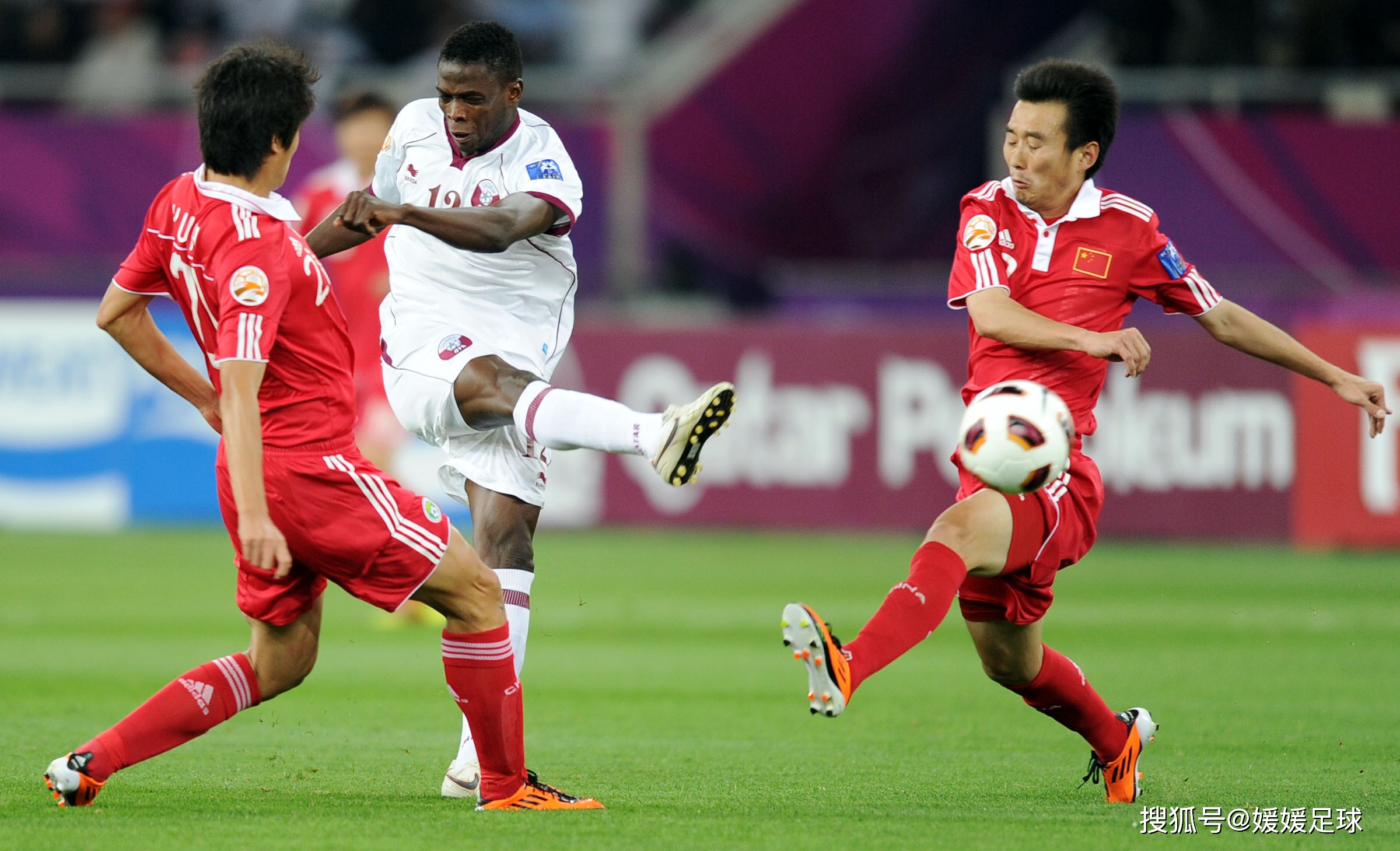 开云平台-关于国内足球比赛再掀高潮，球员斗志昂扬备战的信息