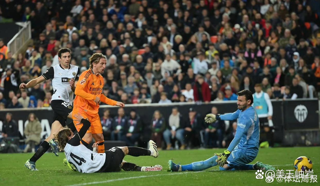 开云体育在线-马德里竞技客场惨败，球队士气低迷的简单介绍