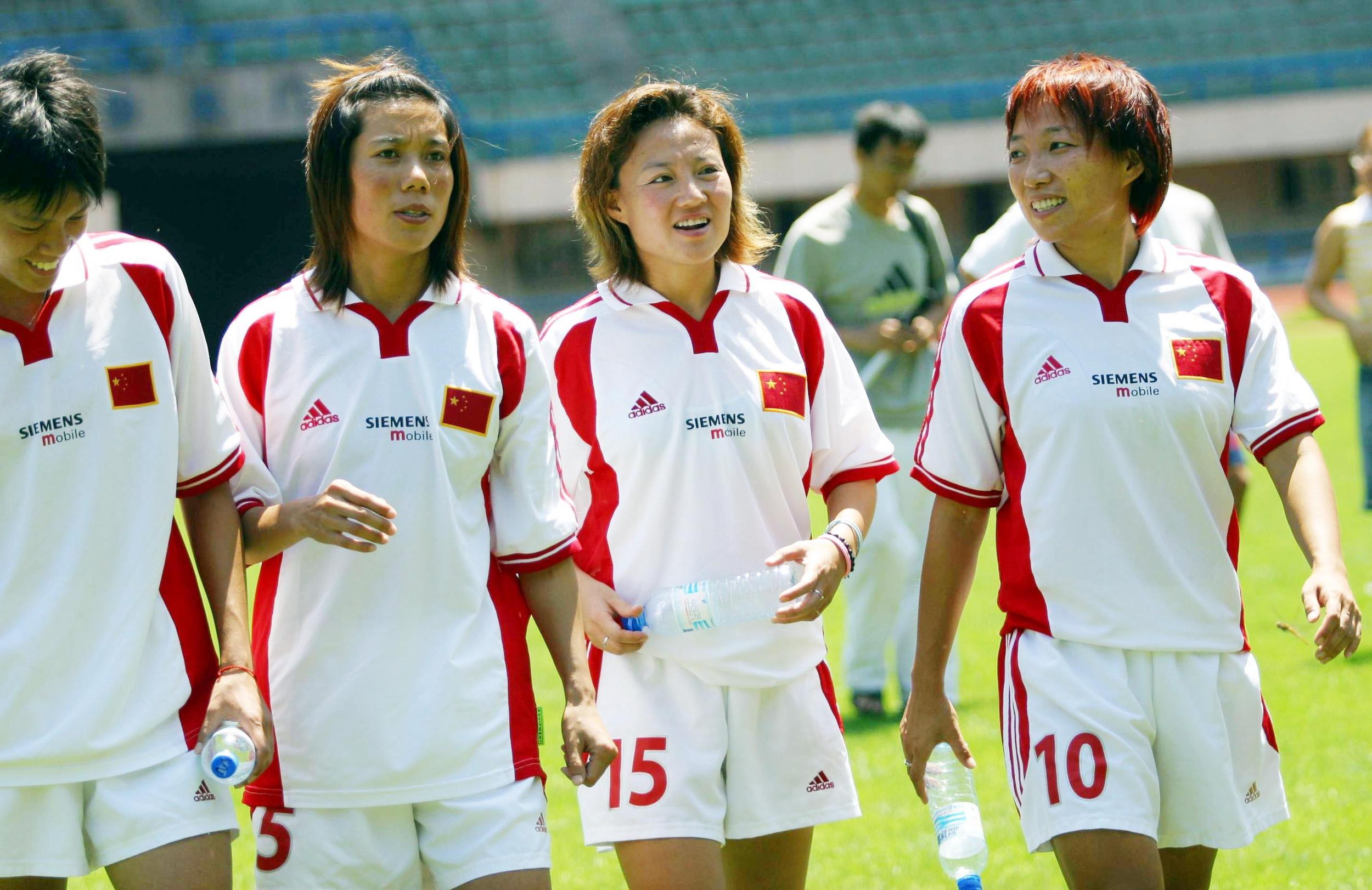 哈萨克斯坦女足豪情万丈 哈萨克斯坦女足豪情万丈