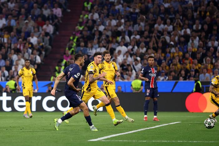 开云体育官方网站-巴黎圣日耳曼再度遭遇对手反超,遗憾失分的简单介绍