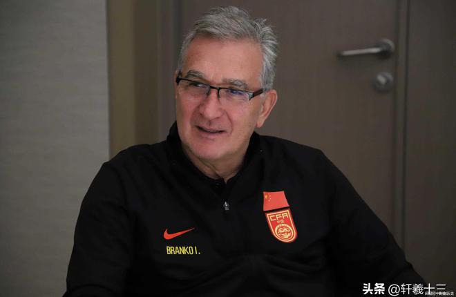 开云下载-站上巅峰！亚洲足坛领军人物抢头条的简单介绍