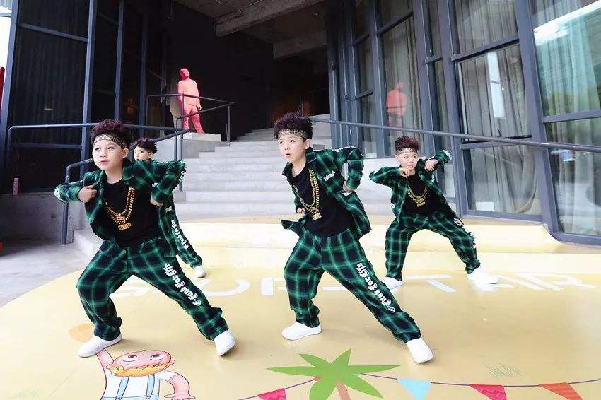 包含拳击选手风采依旧,金牌梦想终现的词条 包含拳击选手风采依旧,金牌梦想终现的词条