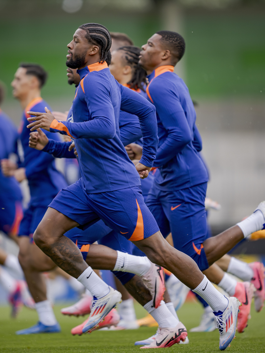 关于西班牙队展现出色实力，赢得激动人心的比赛的信息