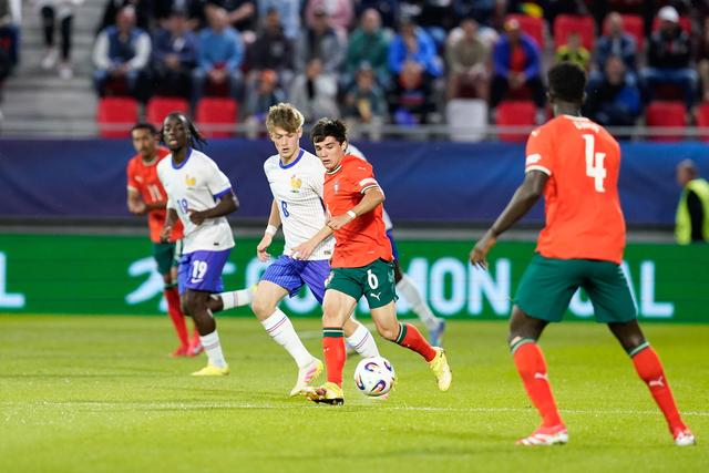 开云APP-乌克兰队迅猛进攻，迎战斯洛文尼亚队