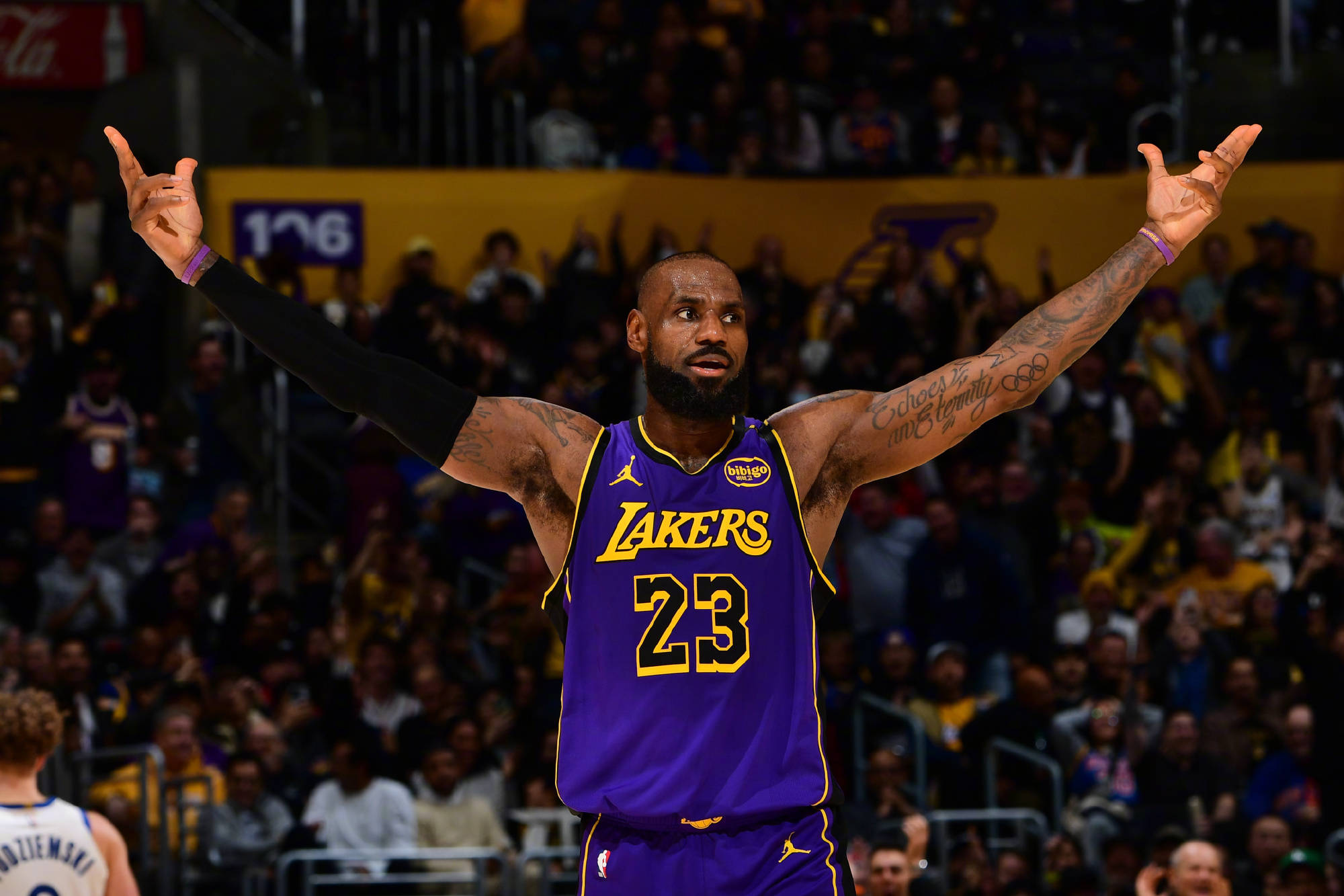 开云体育官方网站-包含湖人遭遇西部劲旅，主场大战金州勇士的词条