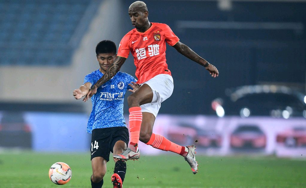 大连人攻守皆在，轻松获胜领跑的简单介绍