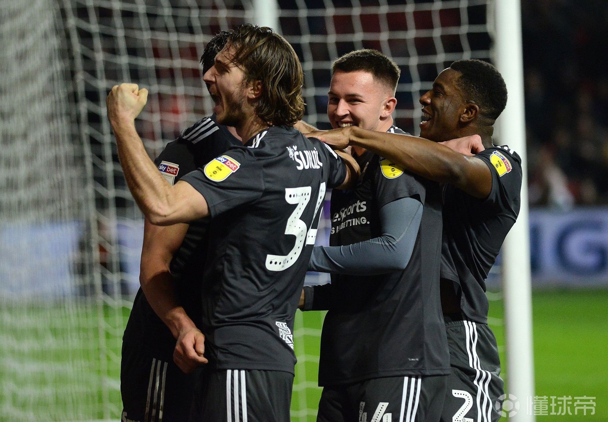 关于利兹联战平伯明翰,中游位置固守不变的信息 关于利兹联战平伯明翰,中游位置固守不变的信息