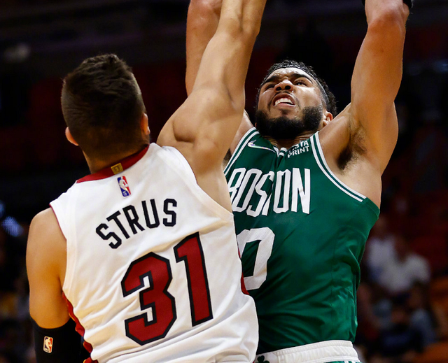 南特阵容调整不利,被对手全面压制 南特阵容调整不利,被对手全面压制