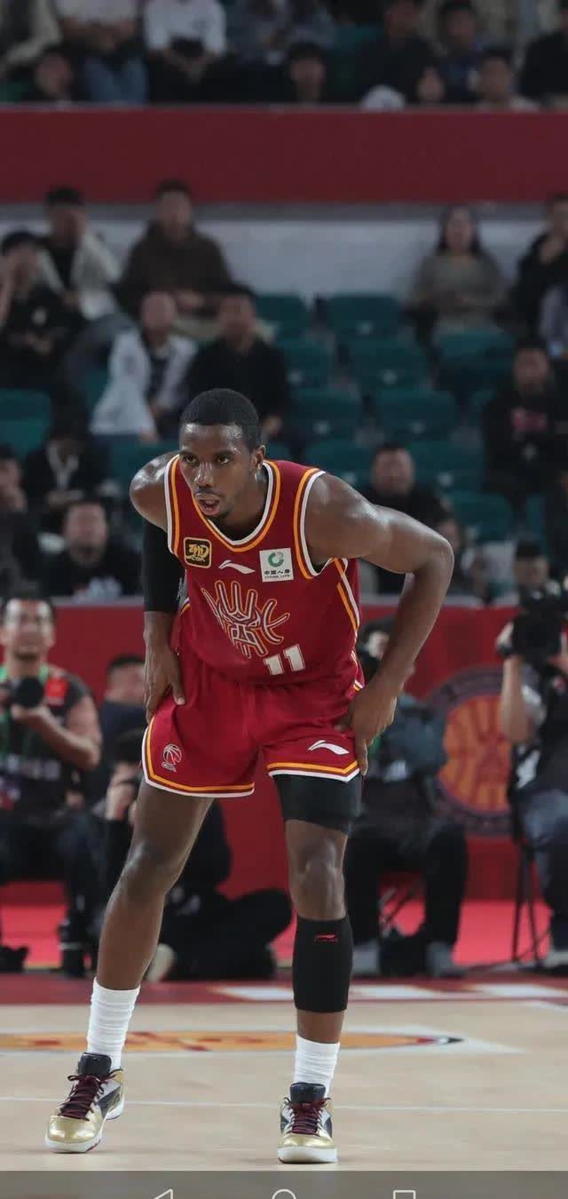 关于里尔与特鲁瓦大战三小时,双方难分高下的信息 关于里尔与特鲁瓦大战三小时,双方难分高下的信息