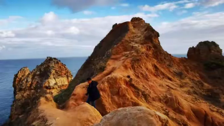开云体育中国-包含葡萄牙队奋不顾身，勇敢直面敌手对决的词条