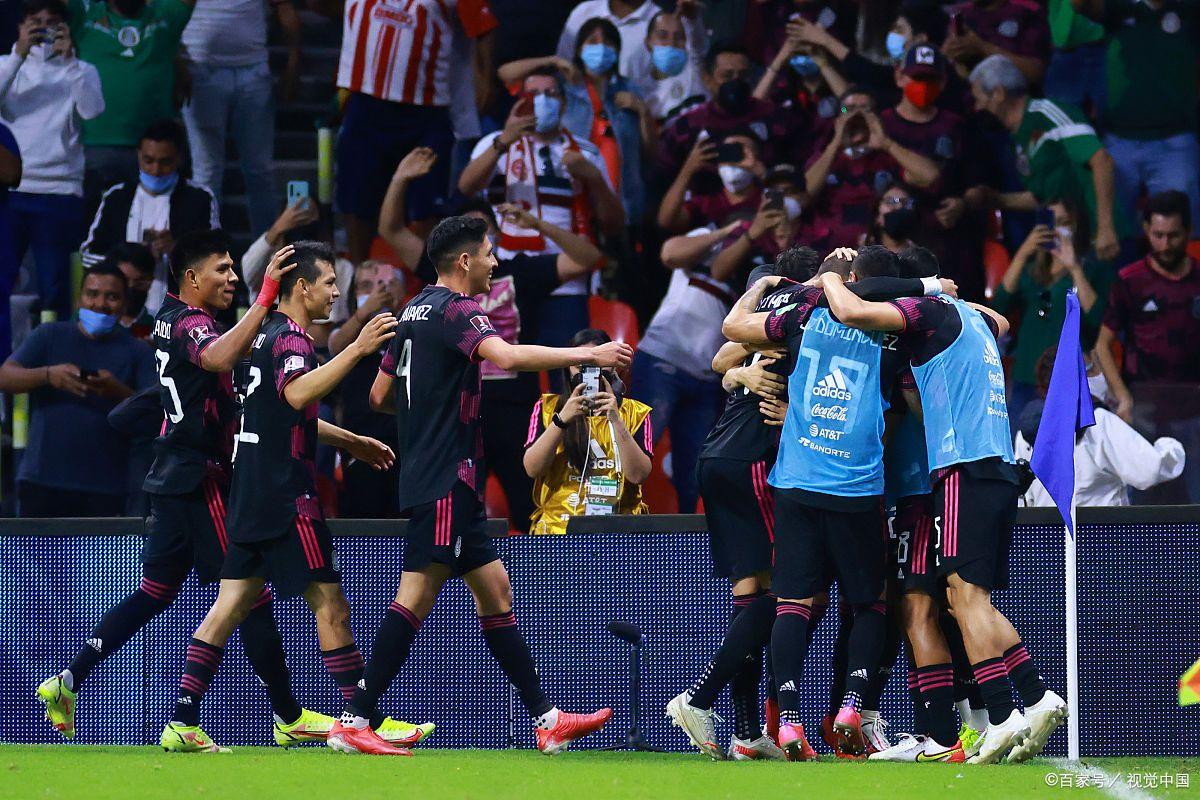 开云APP-球员们在场上展现出无比的团队合作和默契