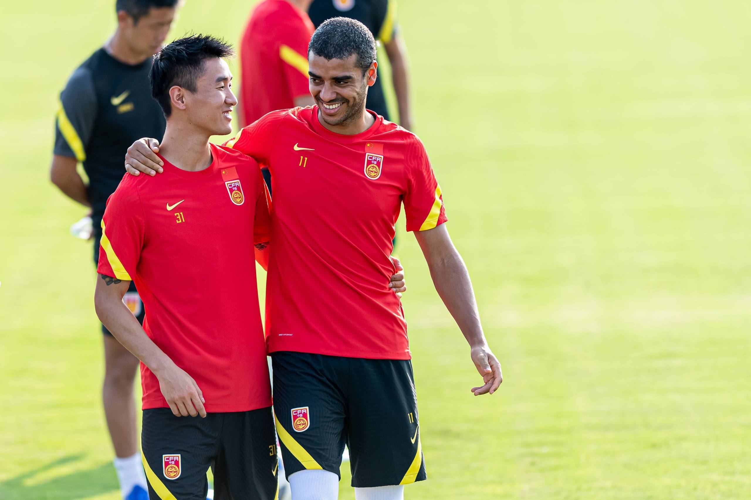 开云体育平台APP-关于关键时刻斗志昂扬，球员拼尽全力争夺胜利的信息