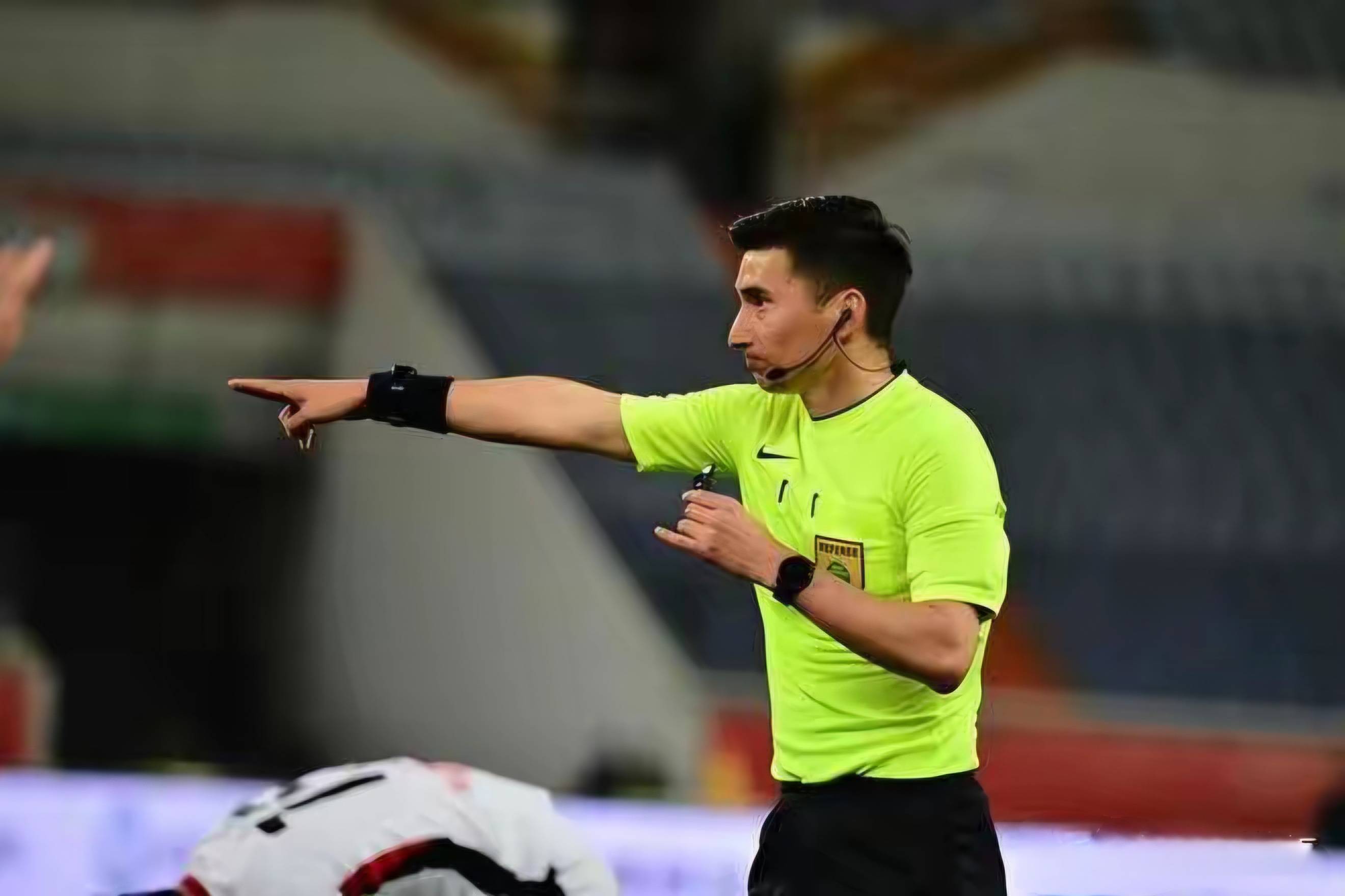 开云体育中国-关于亚洲杯焦点战：意大利vs掘金，不敌引发争议判罚的信息