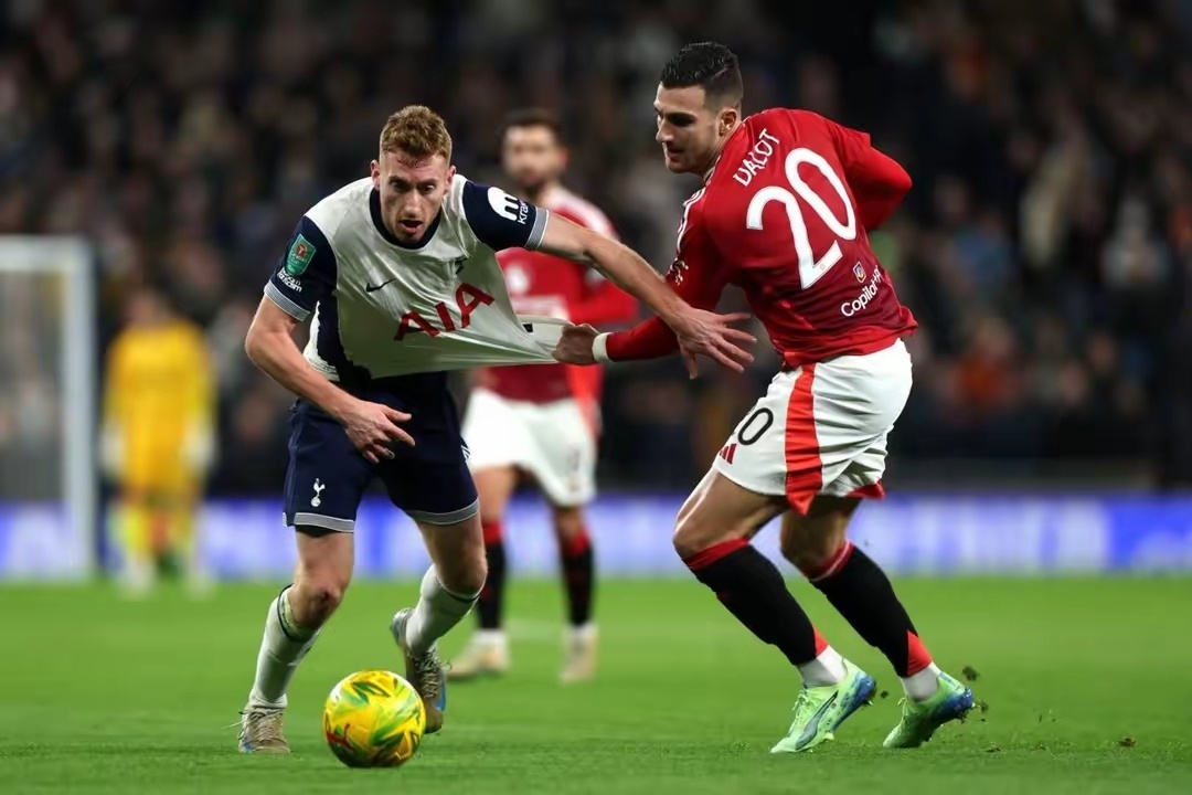 关于葡萄牙轻取热刺,莱万梅开二度中超的信息 关于葡萄牙轻取热刺,莱万梅开二度中超的信息