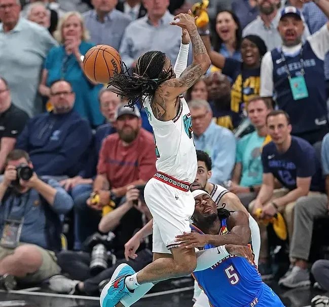 快船逆转灰熊,伦纳德上演绝杀带队赢球 快船逆转灰熊,伦纳德上演绝杀带队赢球