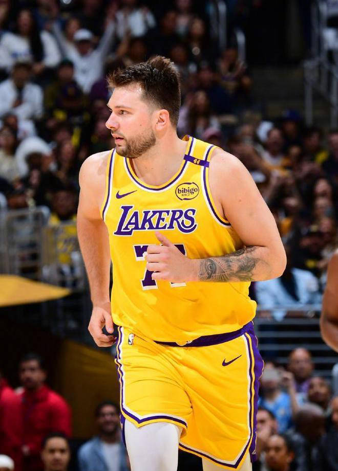 包含昨日世界杯:湖人逆转东契奇,表现神勇的词条 包含昨日世界杯:湖人逆转东契奇,表现神勇的词条