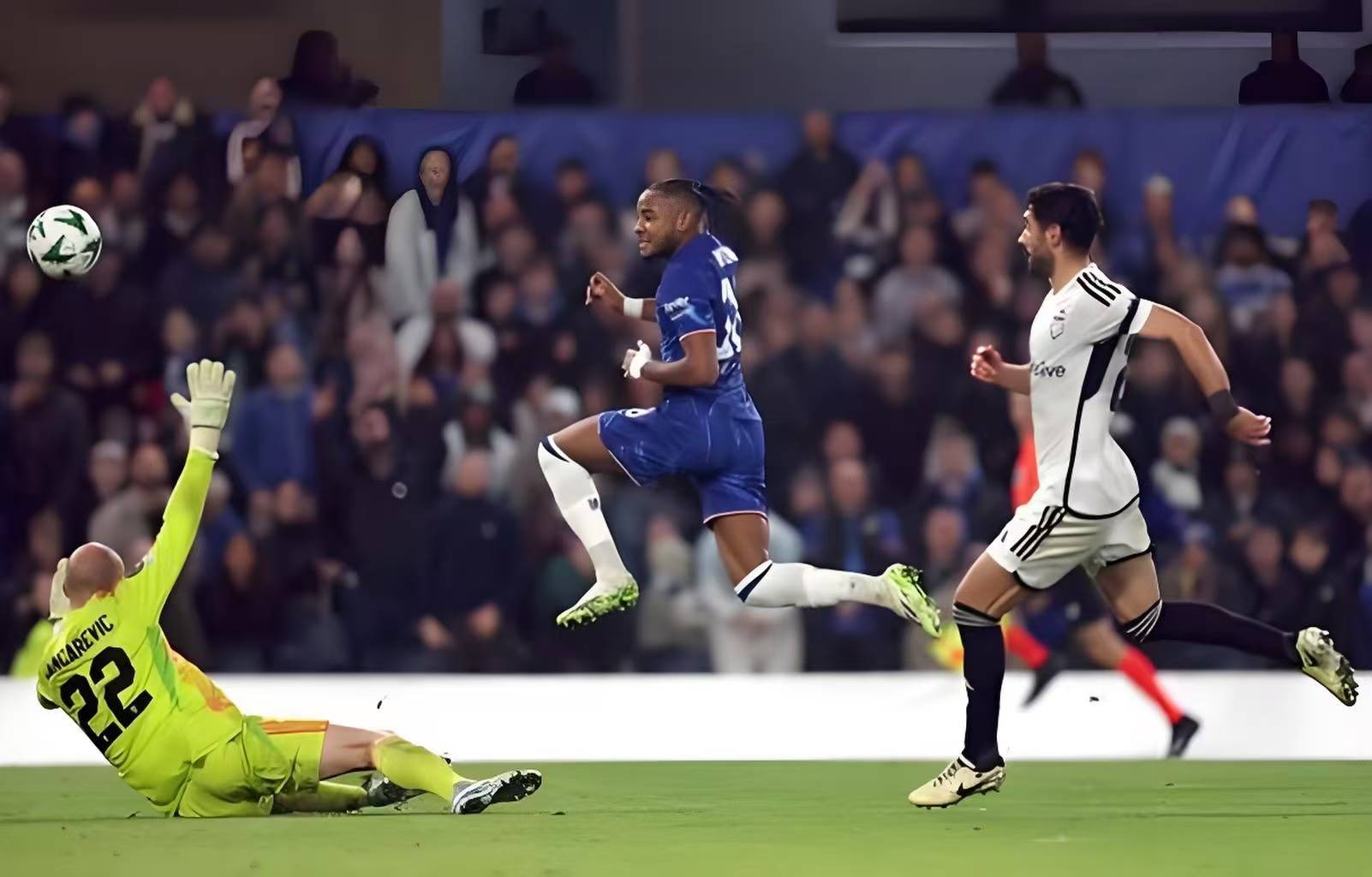 包含切尔西主场大胜，豪取三连胜的词条