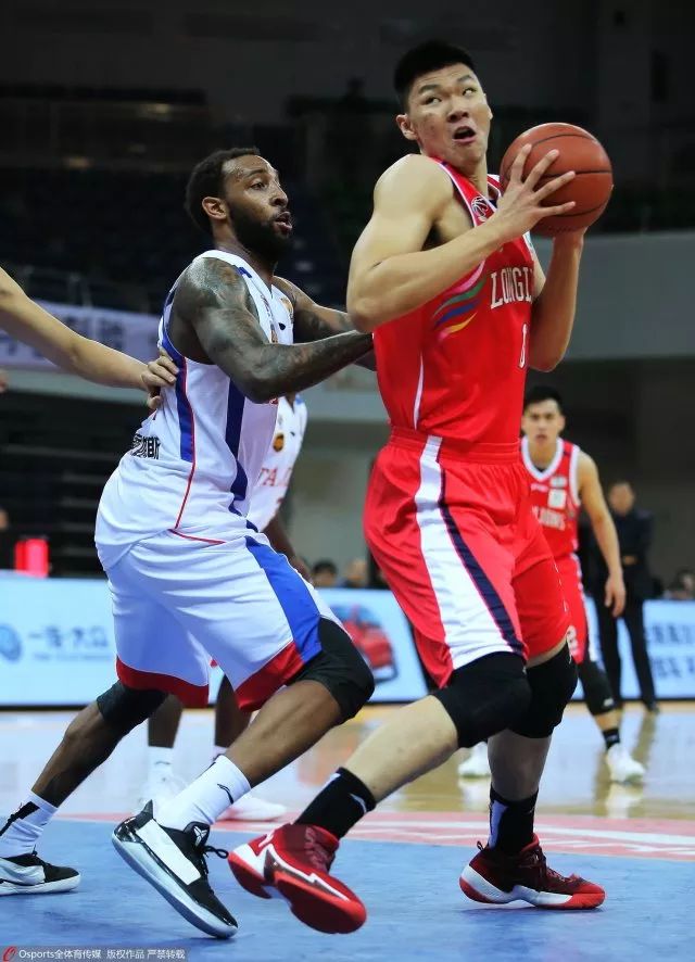 开云体育登录-江苏苏宁队奋勇争胜，力压对手赢得胜利