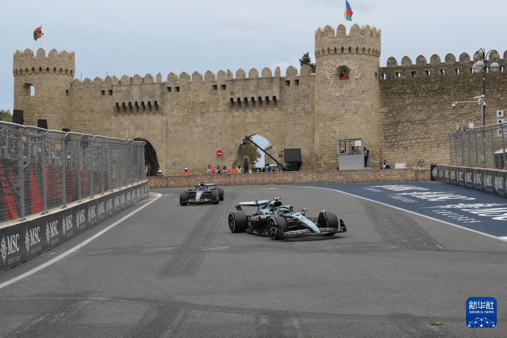 开云体育APP下载-包含梅赛德斯横扫红牛车队,汉密尔顿统治全场的词条