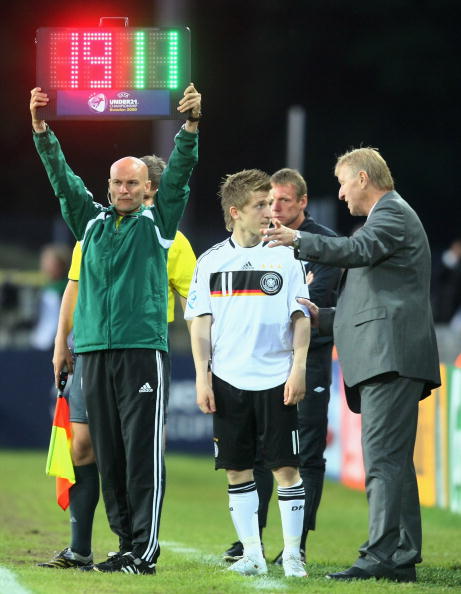 德国队横扫泰国队，马琳带队取胜