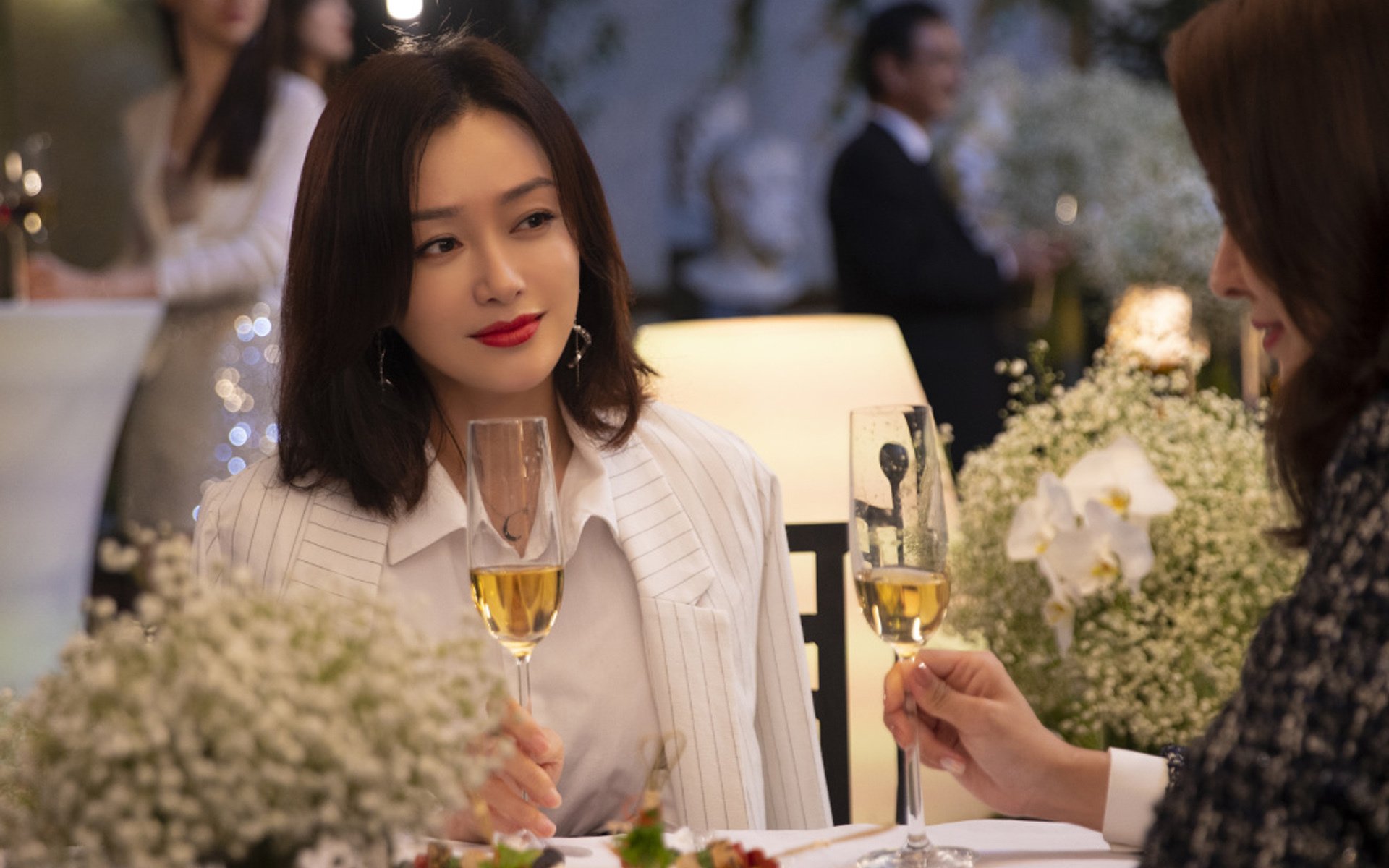 双星闪耀之夜，掘金卫冕力破雷霆铁阵，哈利伯顿封神改写历史