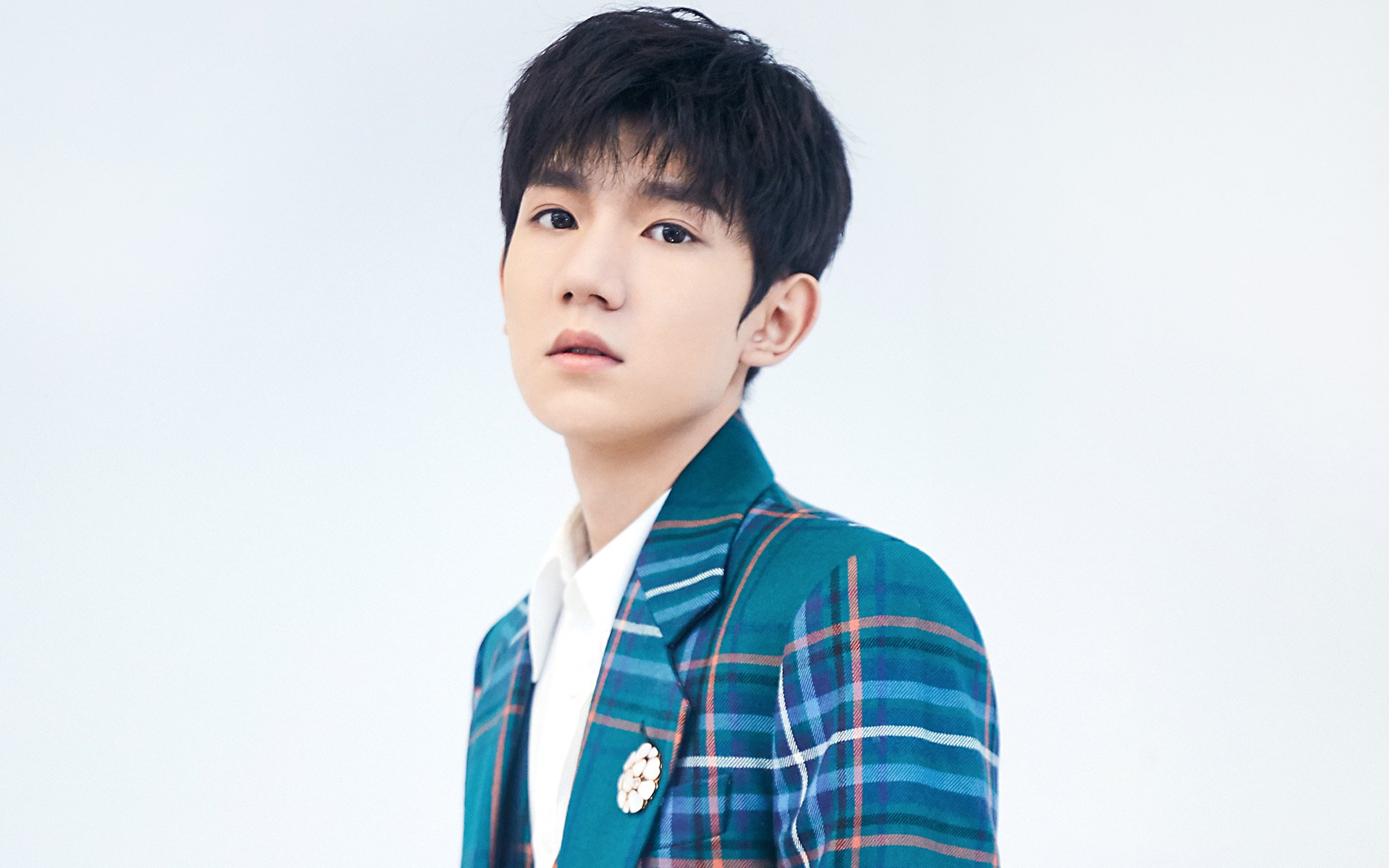 国王加冕夜,赛道超车时,勒布朗与欧文用截然相反的方式写下统治的注脚