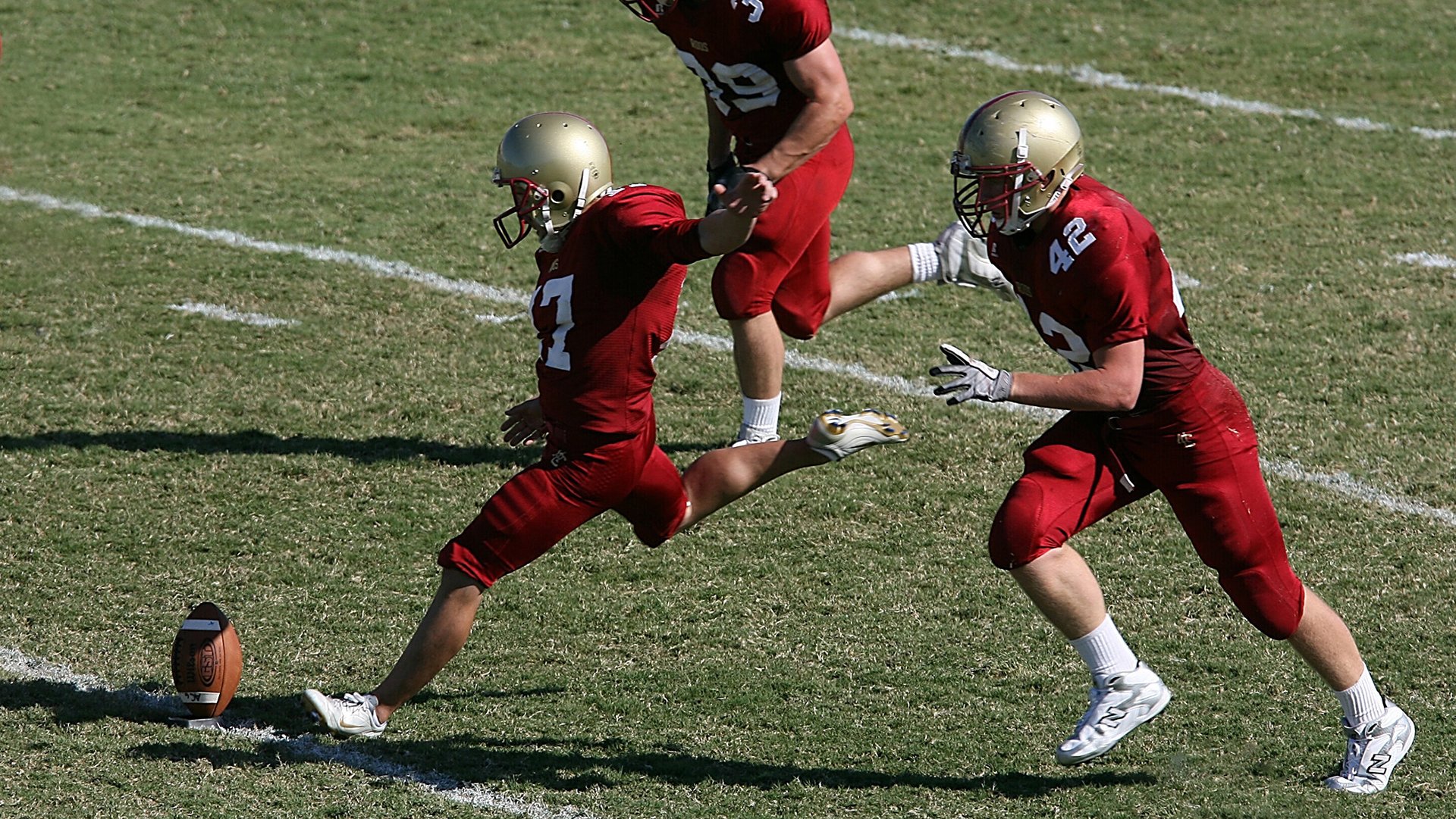开云APP-末节风暴！西亚卡姆一手主宰，太阳逆风带走老鹰
